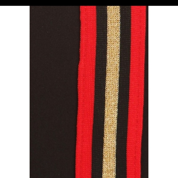 5 ⭐ rated ! Black legging, red/gold stripe - Picture 3 of 8